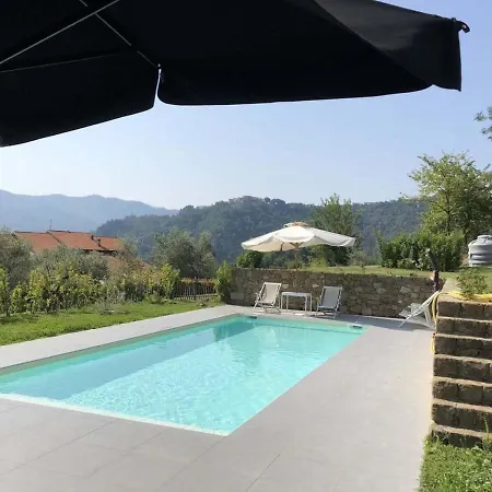 Villa Modern With Lush Surroundings