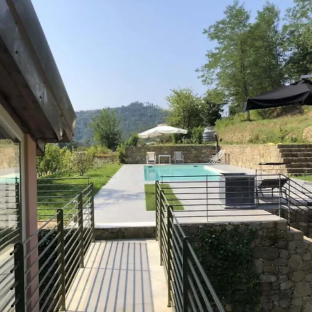 Modern With Lush Surroundings Βίλα Beverino