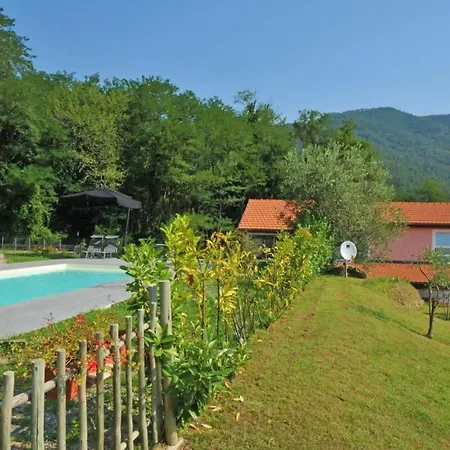 Villa Modern With Lush Surroundings Beverino