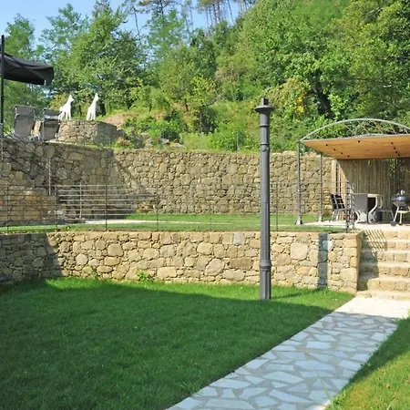 Villa Modern With Lush Surroundings