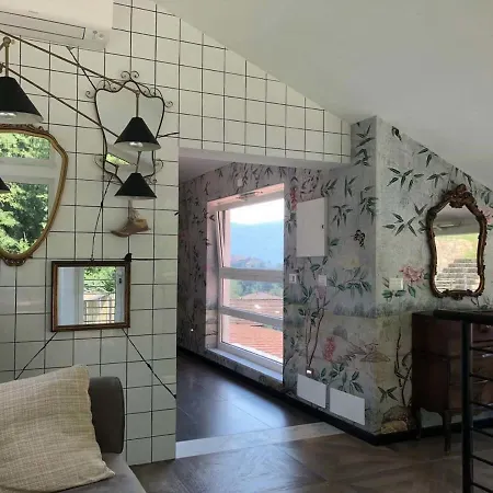 Modern With Lush Surroundings Βίλα